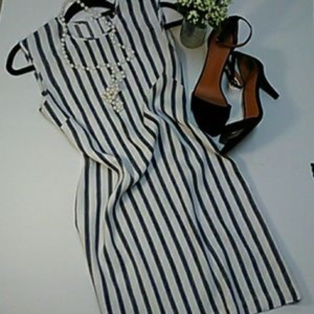 Theory Sleeveless Dress Navy/white  dress sz 4